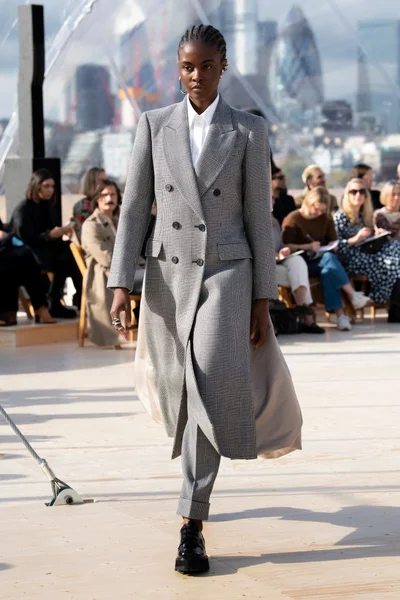 Look 7